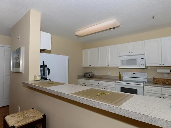 $2,900 | 1200 Town Center Drive, Unit 216, Jupiter, FL 33458