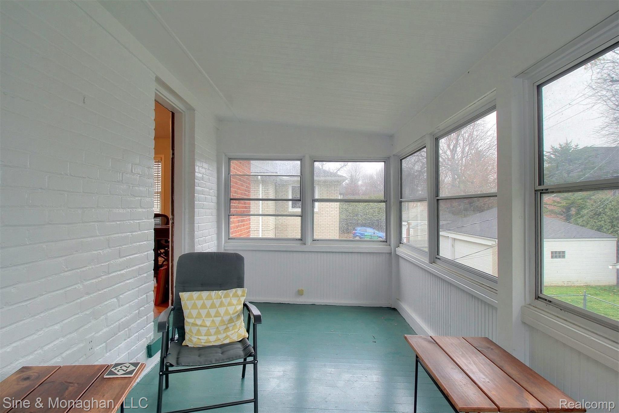 950 Harcourt Road Grosse Pointe, MI 48230 - Photo 12 of 30 12-Upstairs Sun Room.jpg