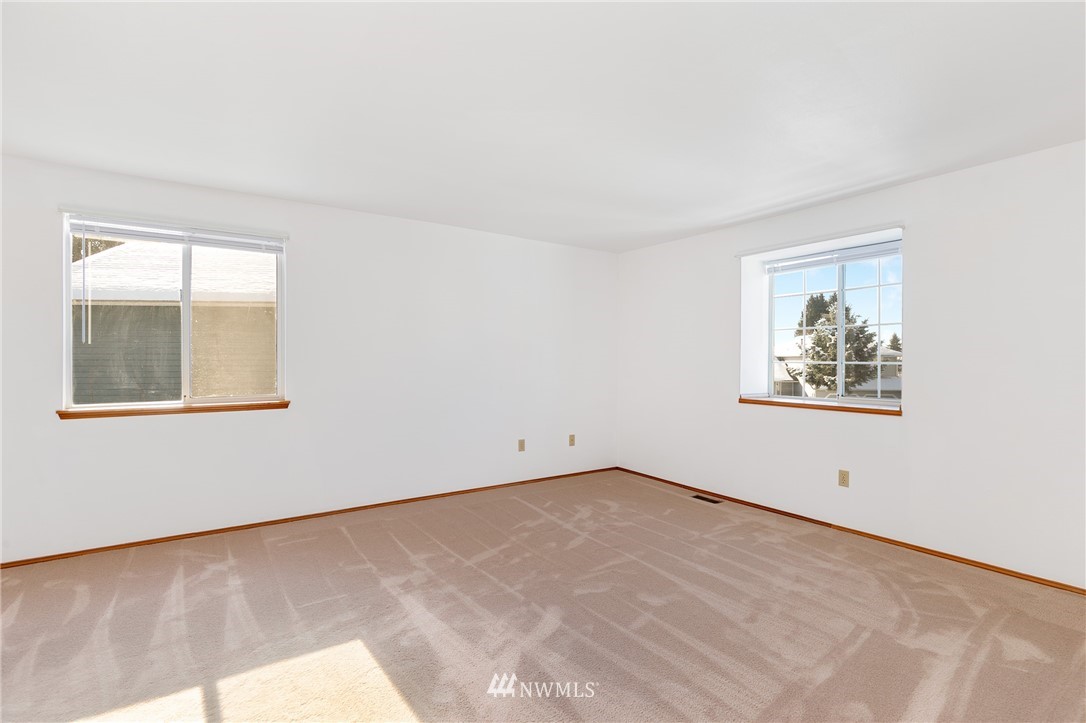 2008 Aberdeen Place Northeast Renton, WA 98056 - Photo 14 of 22 Gallery Image 14
