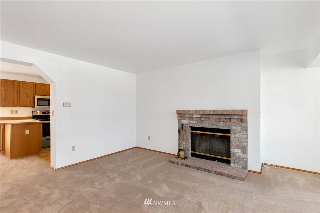2008 Aberdeen Place Northeast Renton, WA 98056 - Photo 4 of 22 Gallery Image 4