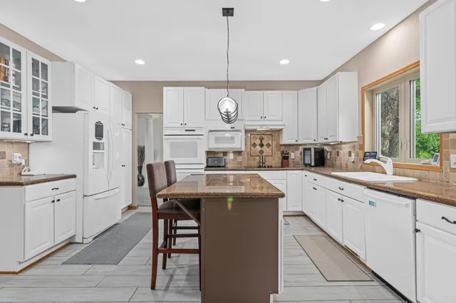 $4,500 | 14217 Footbridge Way, Apple Valley, MN 55124