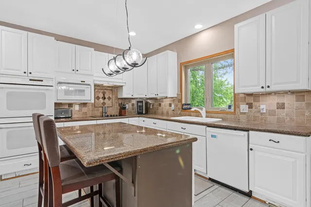 $4,500 | 14217 Footbridge Way, Apple Valley, MN 55124