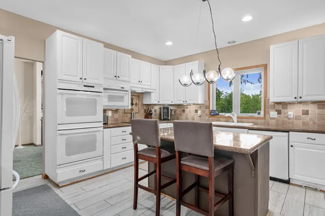 $4,500 | 14217 Footbridge Way, Apple Valley, MN 55124