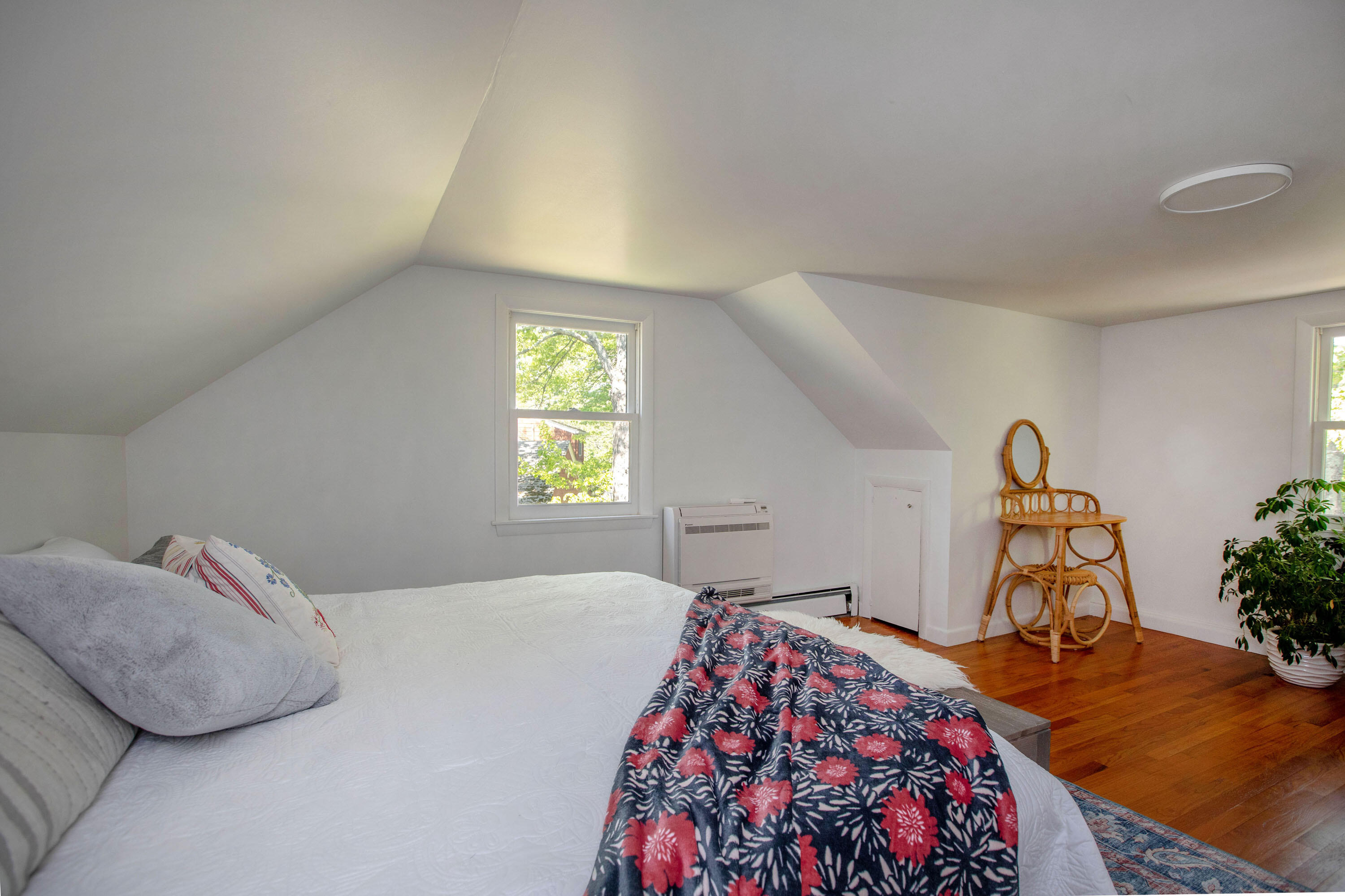 5 Chamberlain Avenue Brunswick, ME 04011 - Photo 30 of 45 Bedroom 3