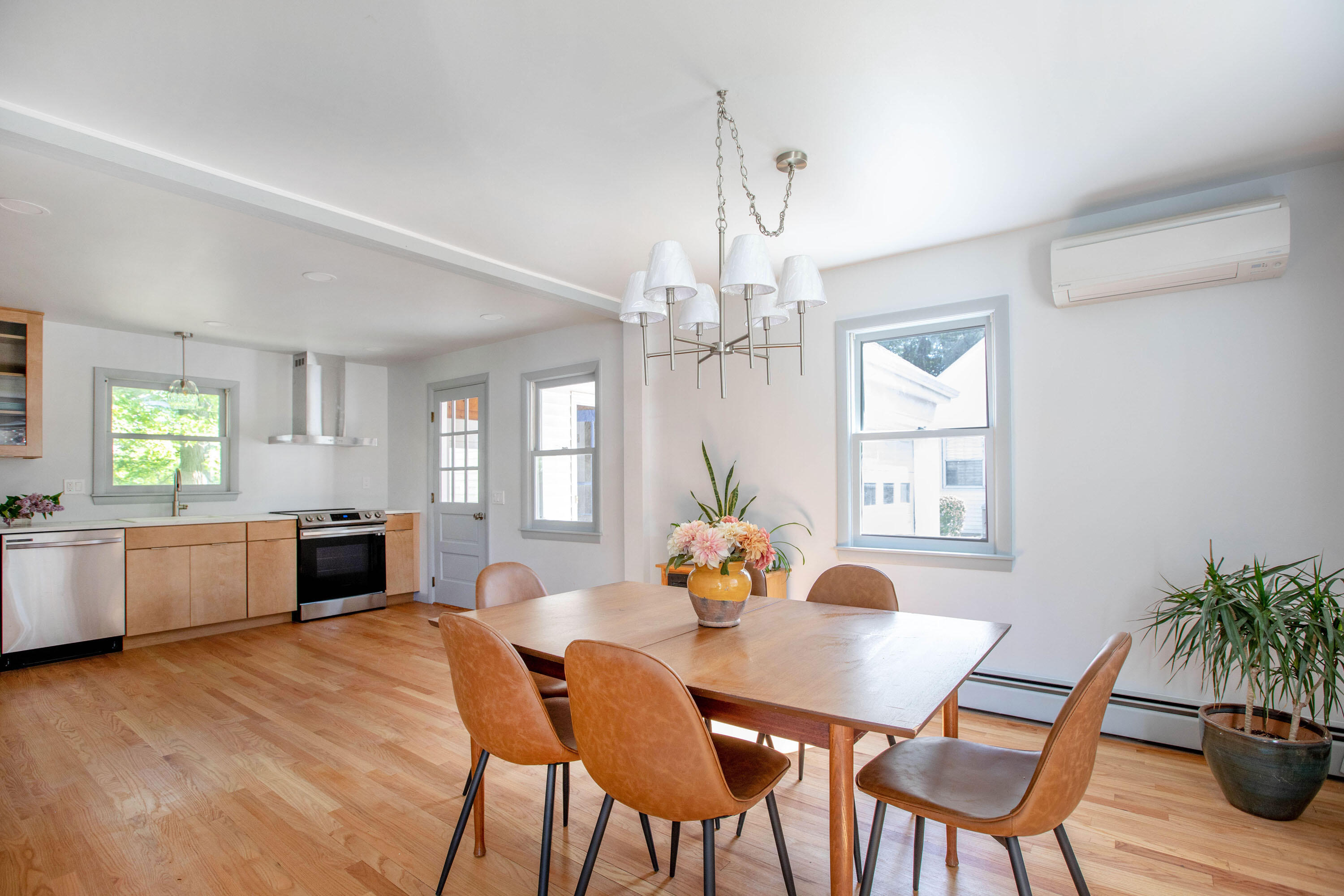 5 Chamberlain Avenue Brunswick, ME 04011 - Photo 4 of 45 Kitchen/dining room
