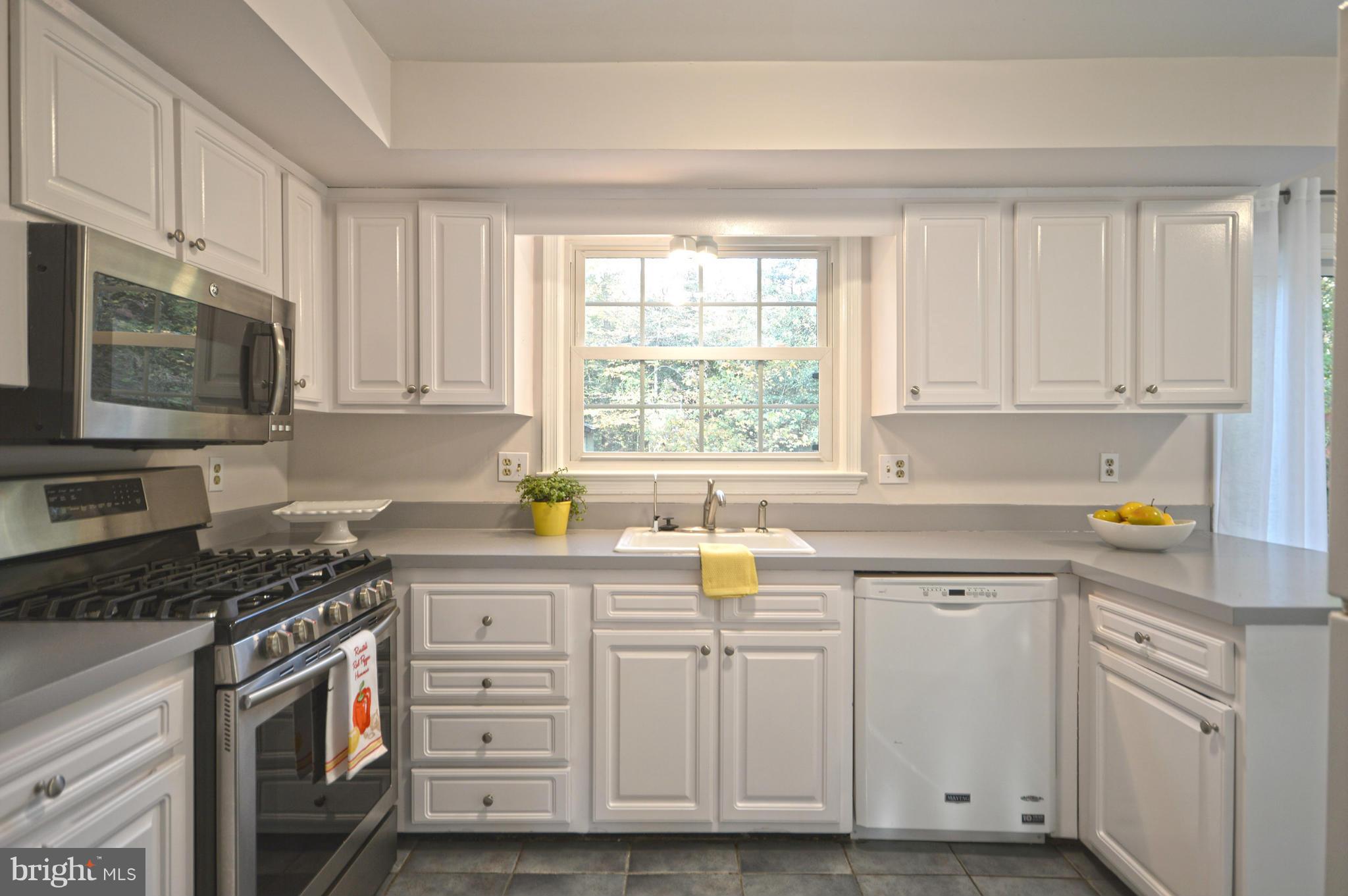 8704 Fox Ridge Road Springfield, VA 22152 - Photo 2 of 29 Kitchen