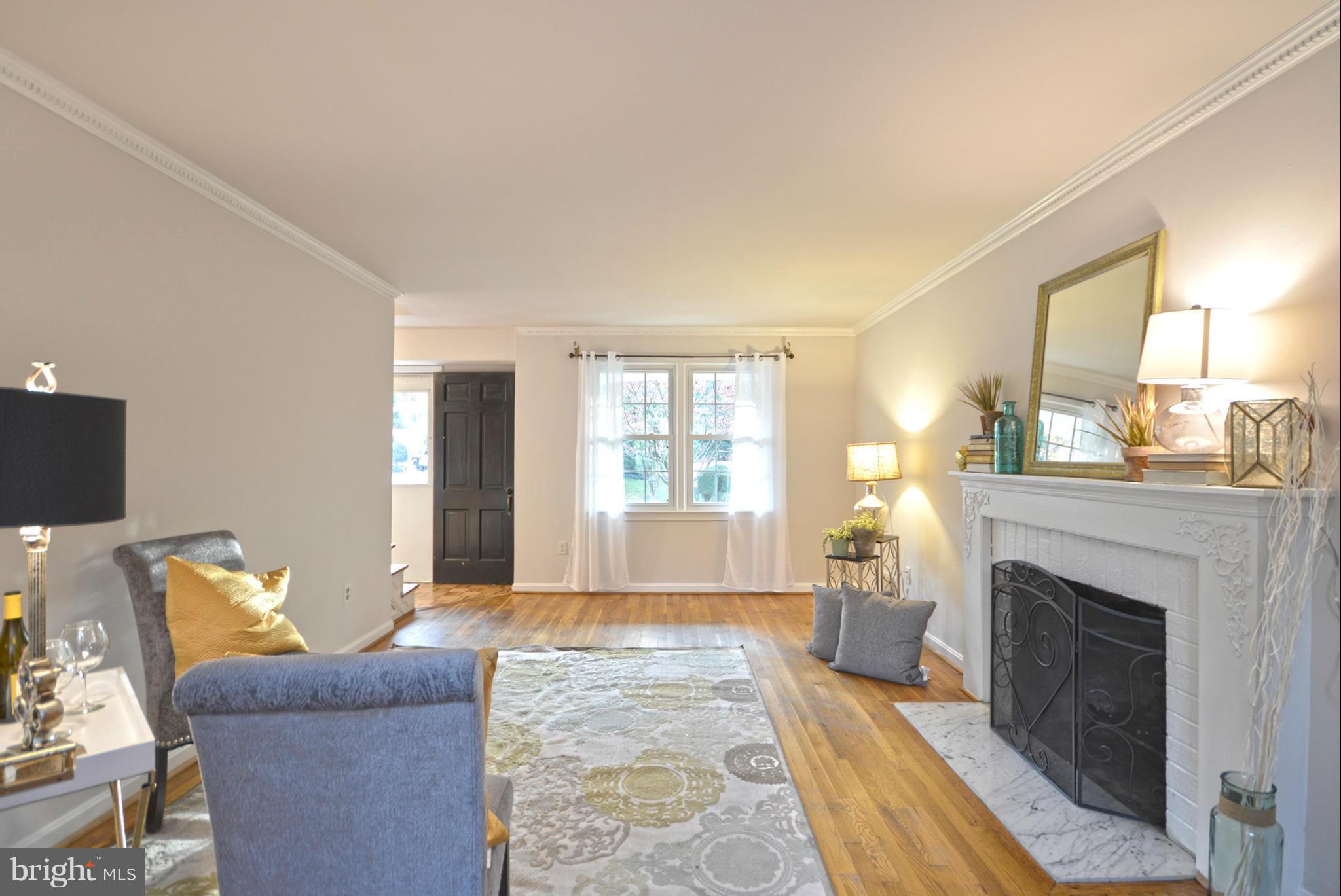 8704 Fox Ridge Road Springfield, VA 22152 - Photo 11 of 29 Living Room