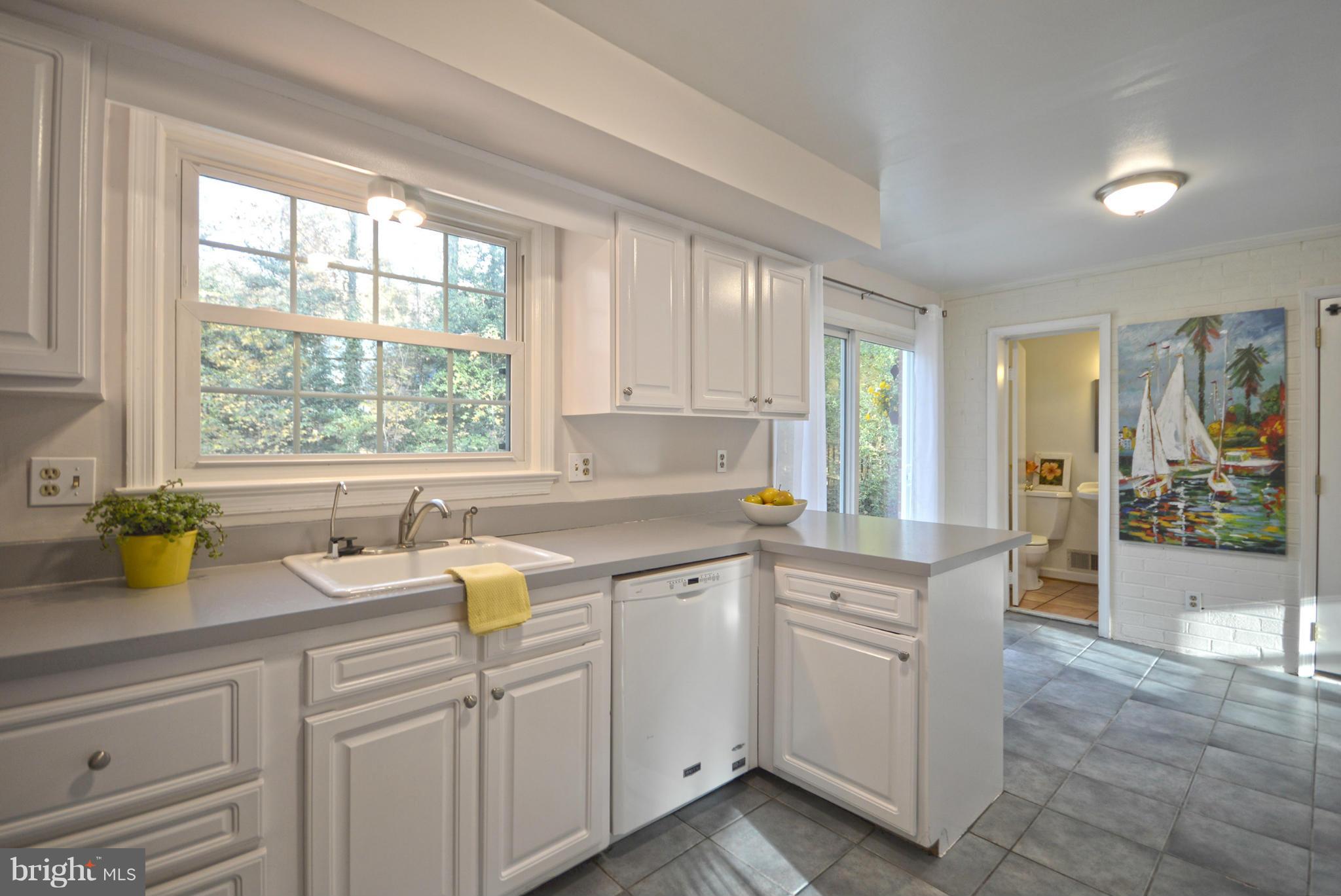 8704 Fox Ridge Road Springfield, VA 22152 - Photo 3 of 29 Kitchen