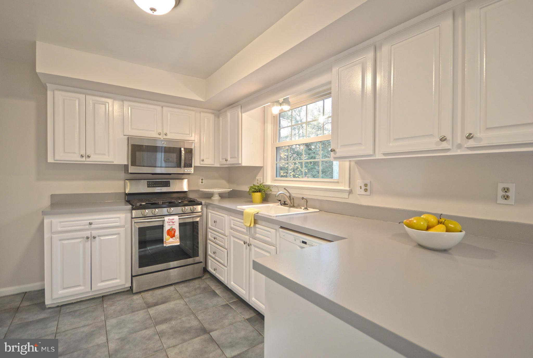 8704 Fox Ridge Road Springfield, VA 22152 - Photo 7 of 29 Kitchen