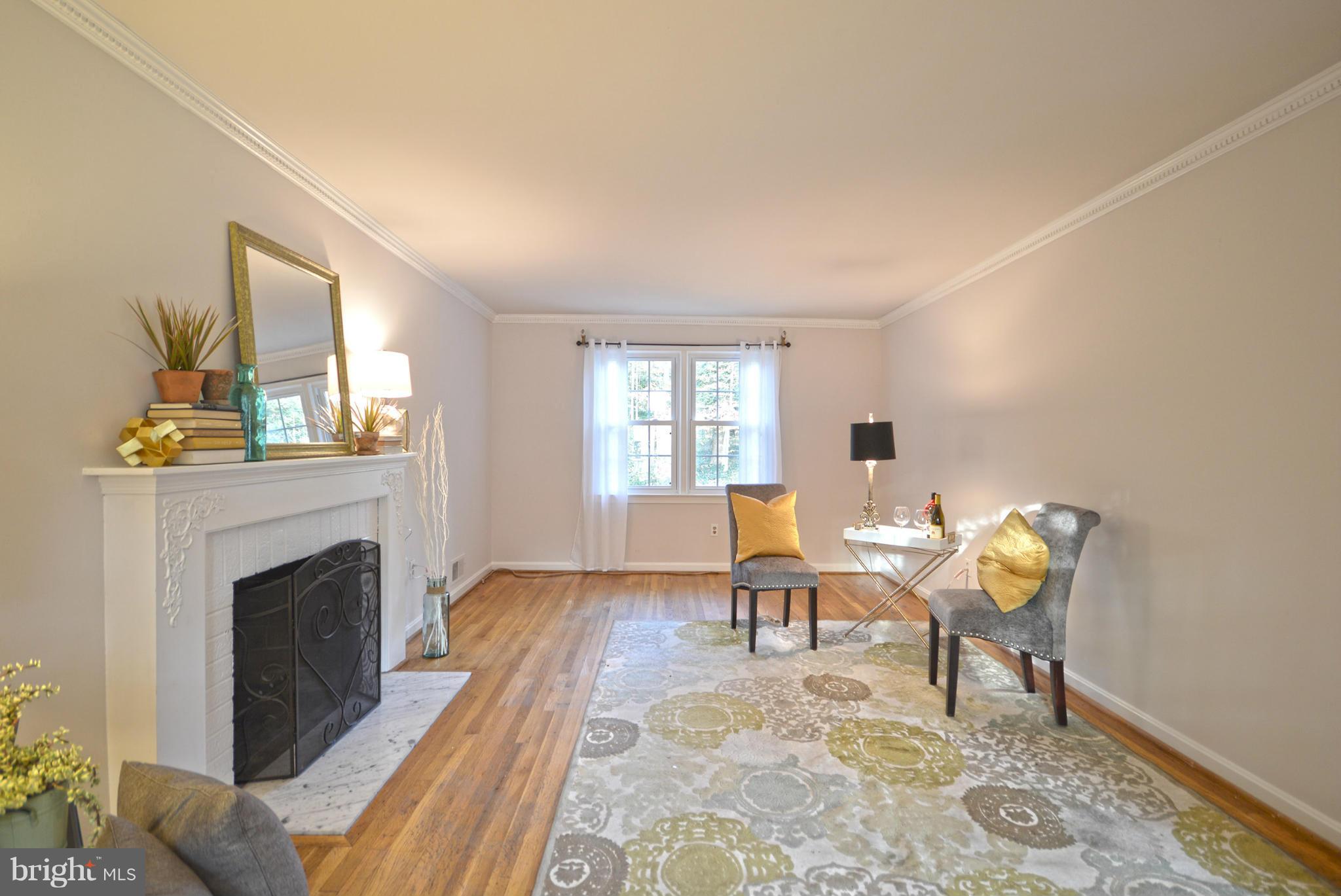 8704 Fox Ridge Road Springfield, VA 22152 - Photo 8 of 29 Living Room