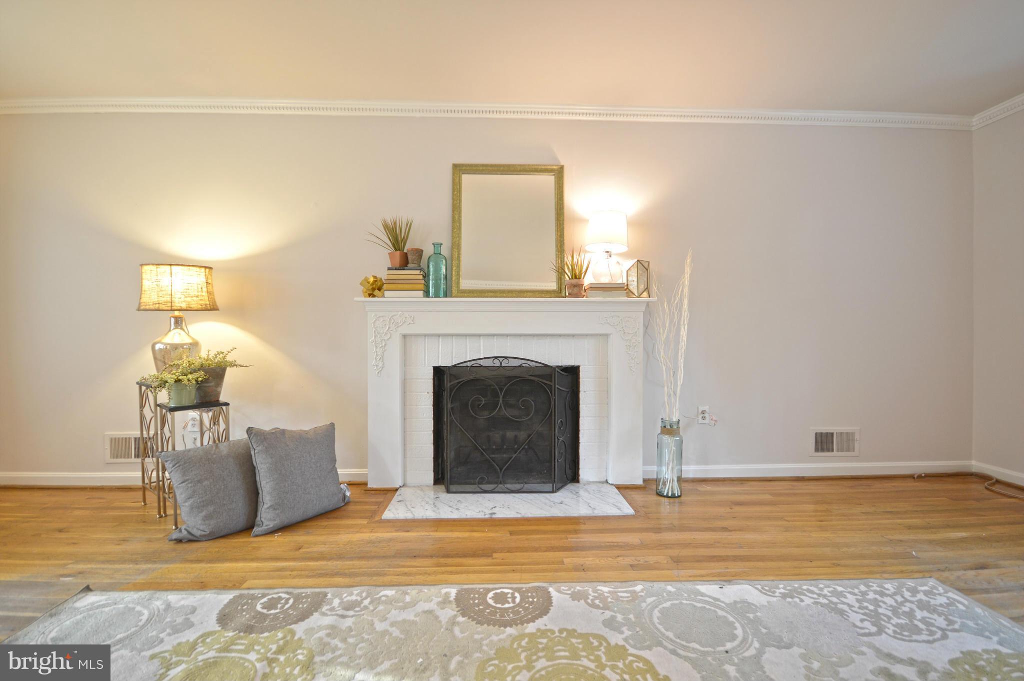 8704 Fox Ridge Road Springfield, VA 22152 - Photo 10 of 29 Living Room