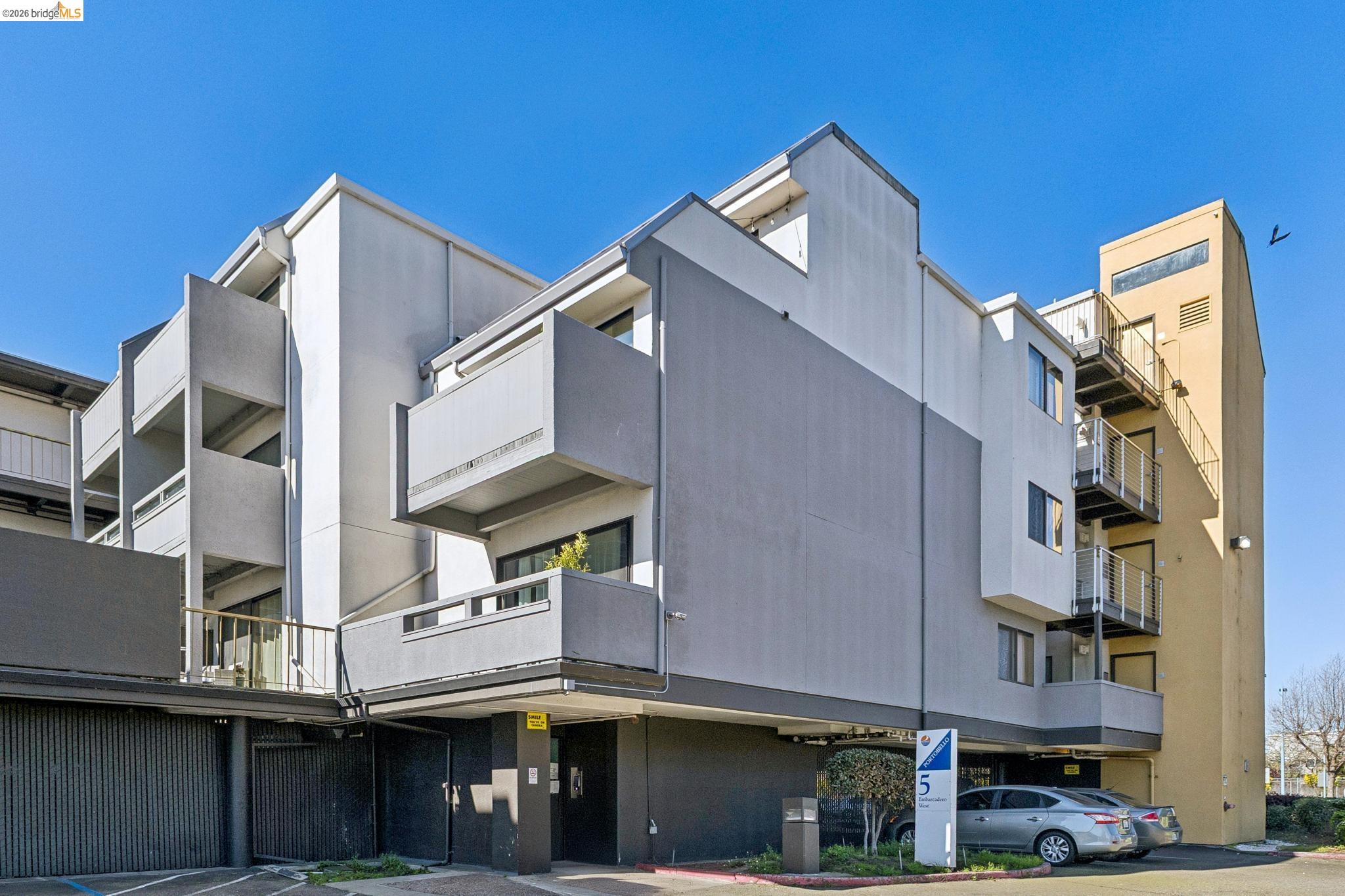 5 Embarcadero, Unit 129 Oakland, CA 94607 - Photo 18 of 32 View of apartment building / complex