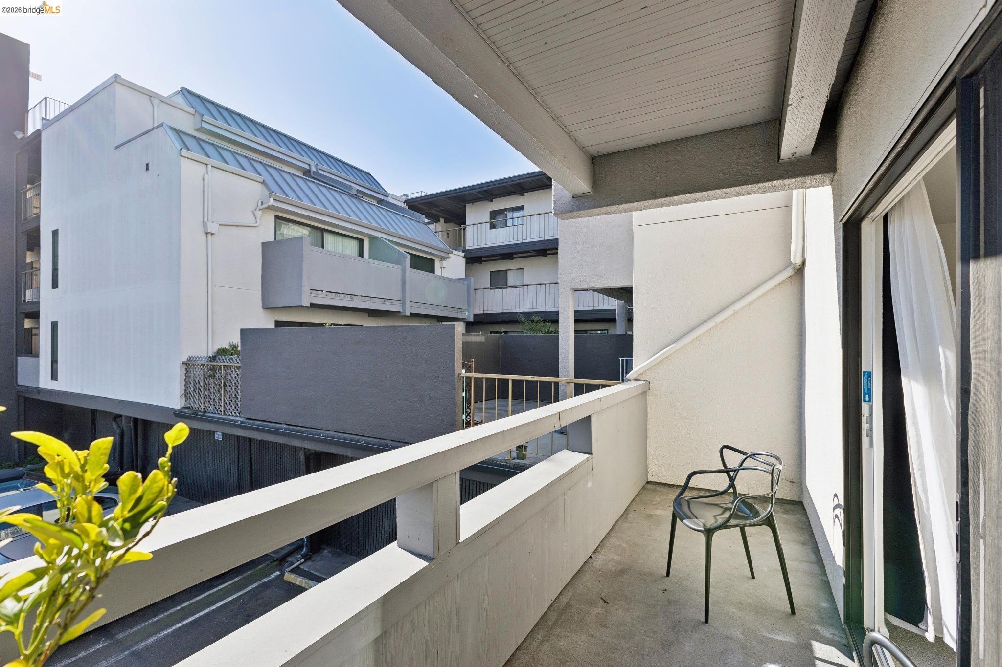 5 Embarcadero, Unit 129 Oakland, CA 94607 - Photo 22 of 32 View of balcony