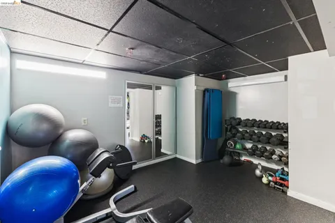 $300,000 | 5 Embarcadero, Unit 129, Oakland, CA 94607