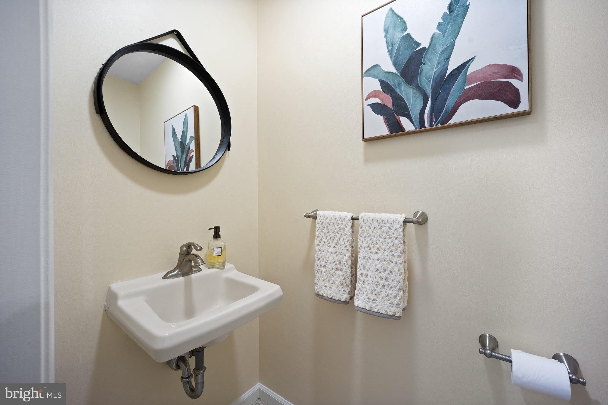 36 Deer Run Road Perkasie, PA 18944 - Photo 4 of 30 Powder Room