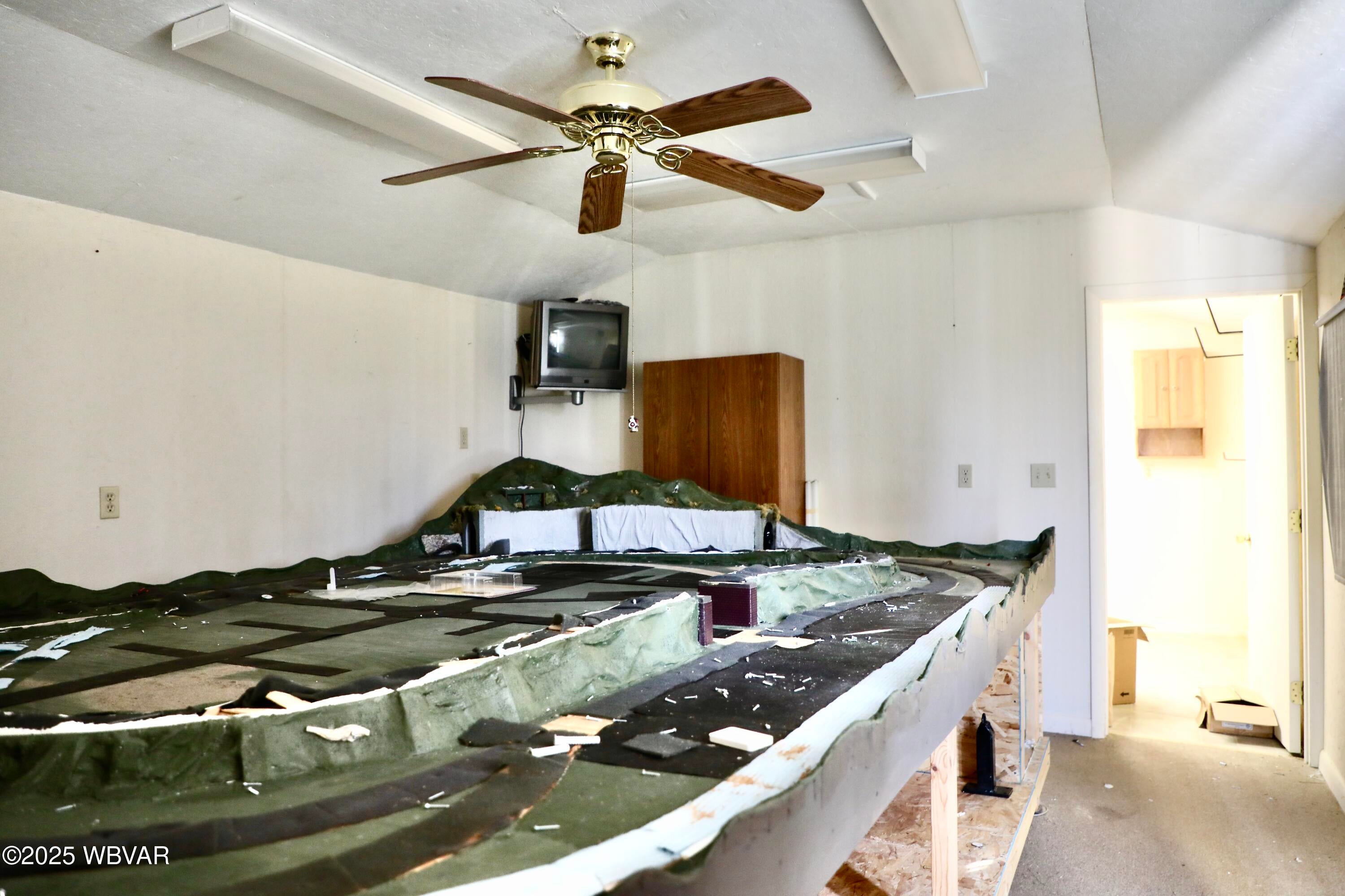 899 River Road Jersey Shore, PA 17740 - Photo 23 of 24 Shed/Workshop Interior