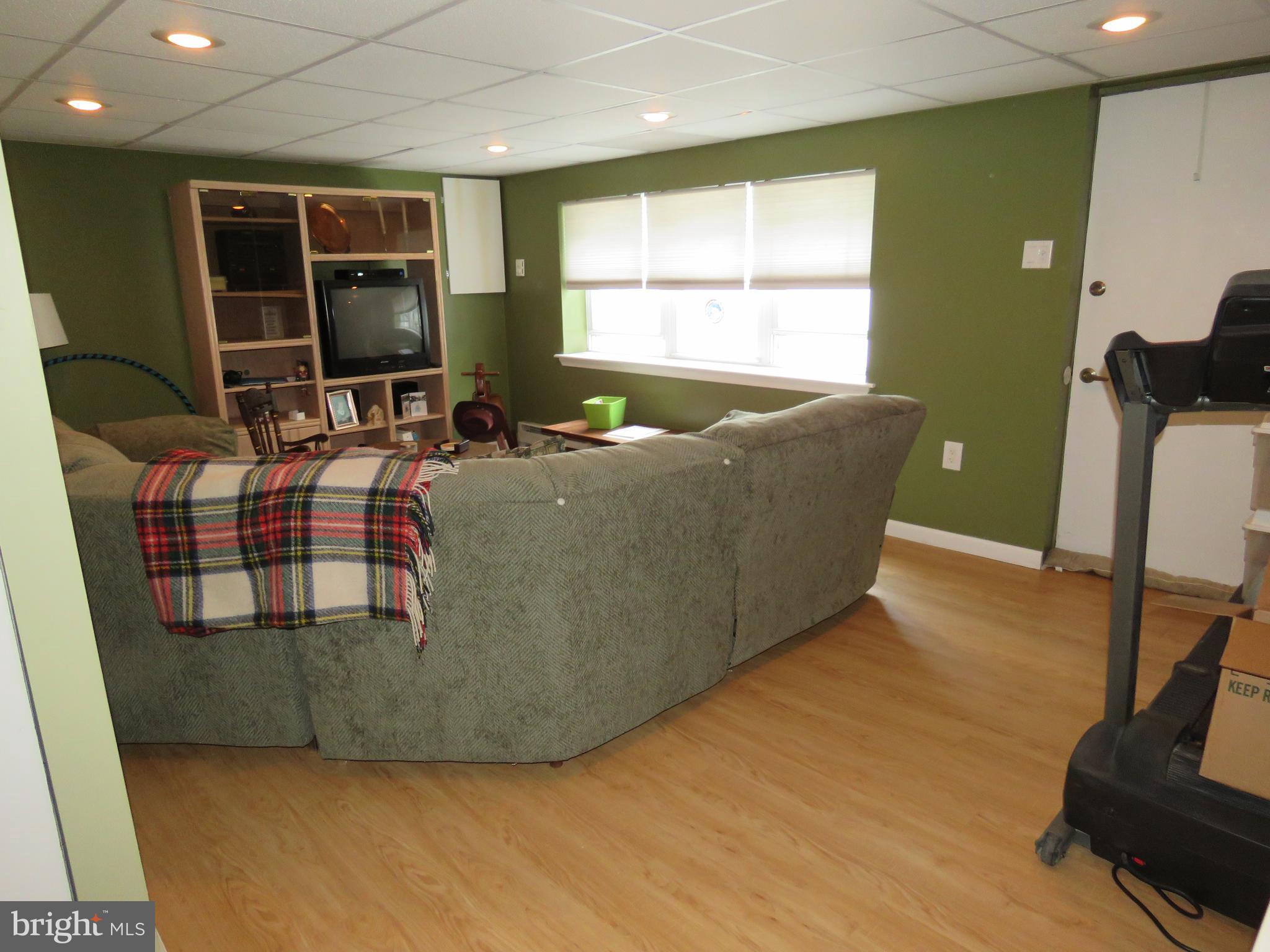 12426 Academy Road Philadelphia, PA 19154 - Photo 33 of 41