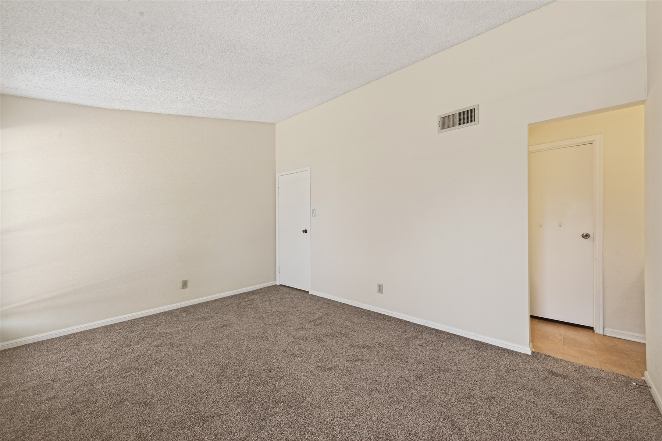 3100 Jeanetta Street, Unit 1004 Houston, TX 77063 - Photo 29 of 46 a view of an empty room