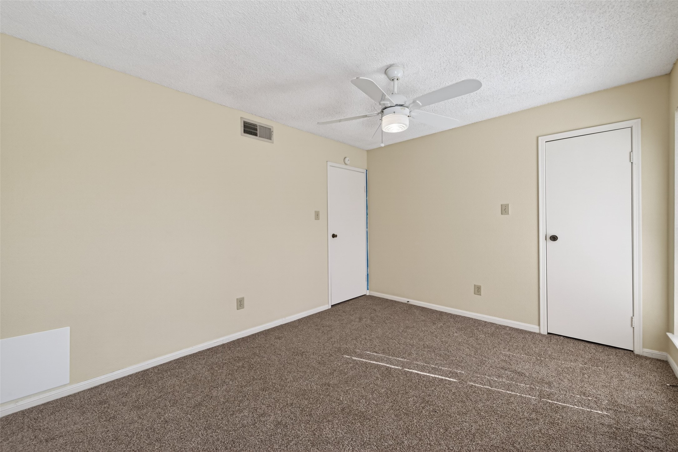 3100 Jeanetta Street, Unit 1004 Houston, TX 77063 - Photo 36 of 46 a view of an empty room