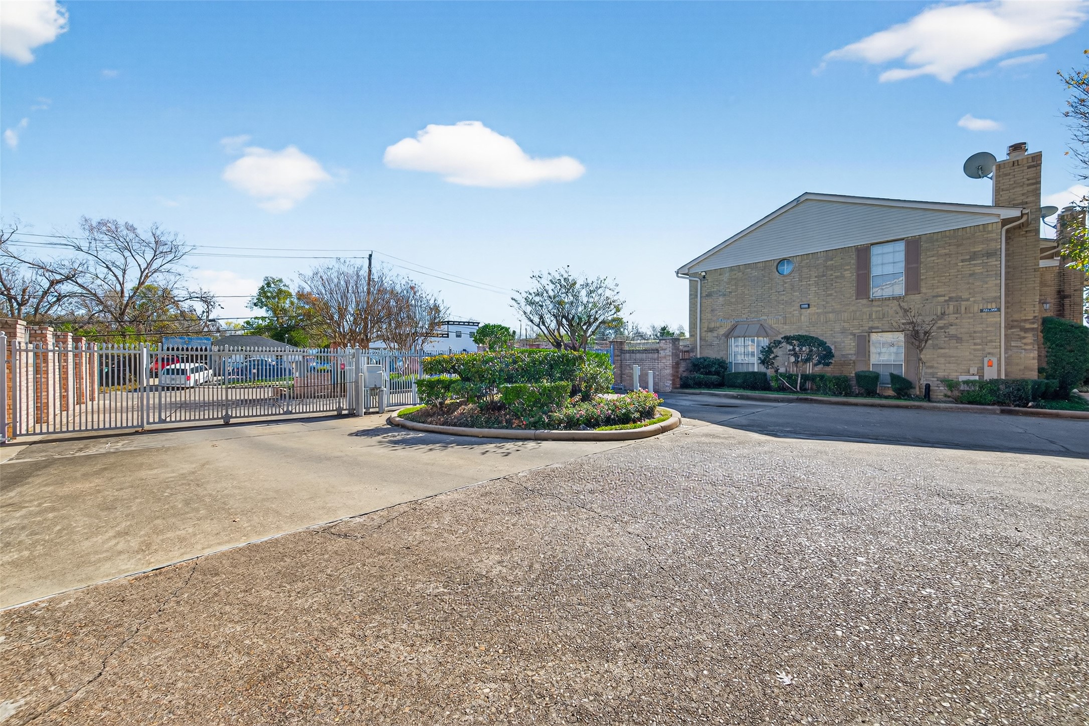 3100 Jeanetta Street, Unit 1004 Houston, TX 77063 - Photo 42 of 46 a view of a house and a garage