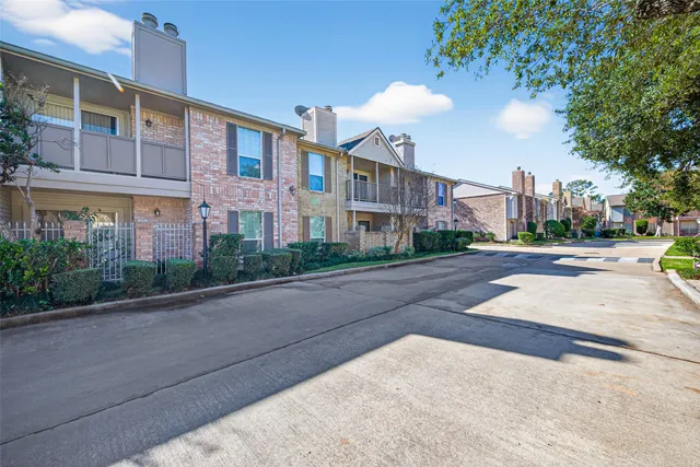 $140,000 | 3100 Jeanetta Street, Unit 1004, Houston, TX 77063