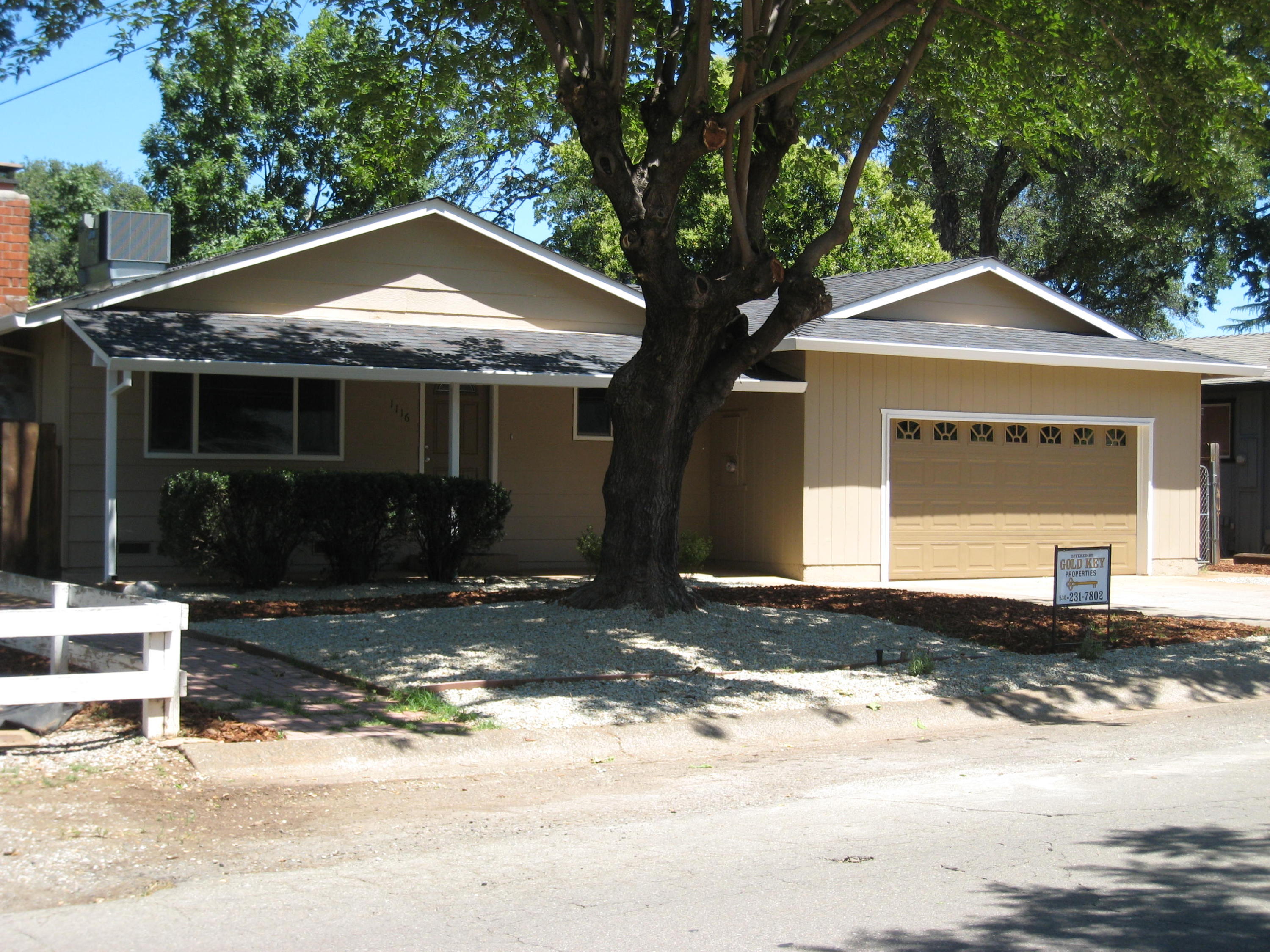1116 Harpole Road Redding, CA 96002 - Photo 3 of 15 IMG_1838