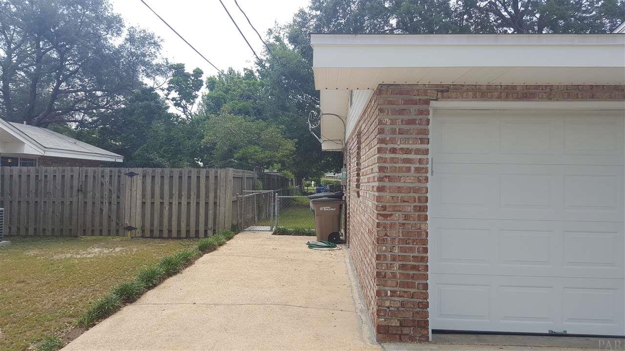 6160 Angelina Road Pensacola, FL 32504 - Photo 4 of 35