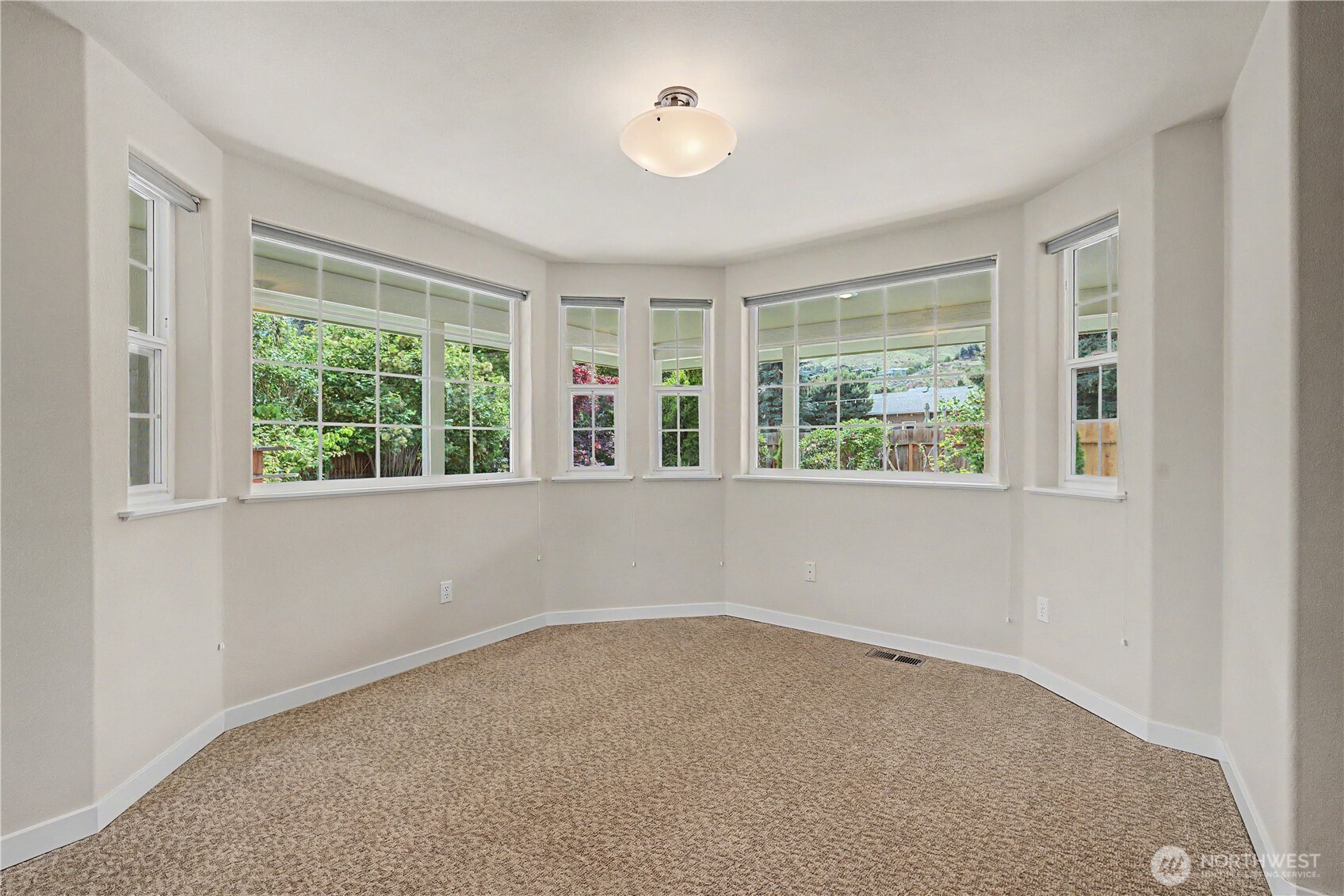 718 Kriewald Court Wenatchee, WA 98801 - Photo 7 of 37