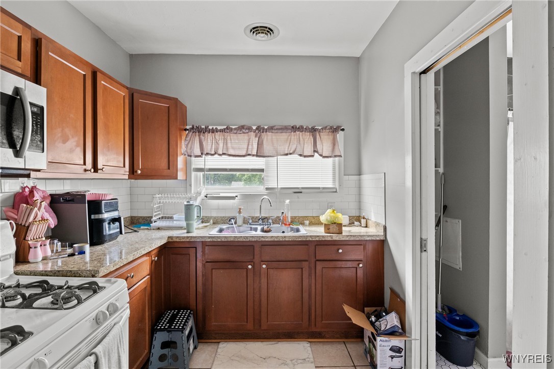 877 Prospect Avenue Buffalo, NY 14213 - Photo 20 of 39