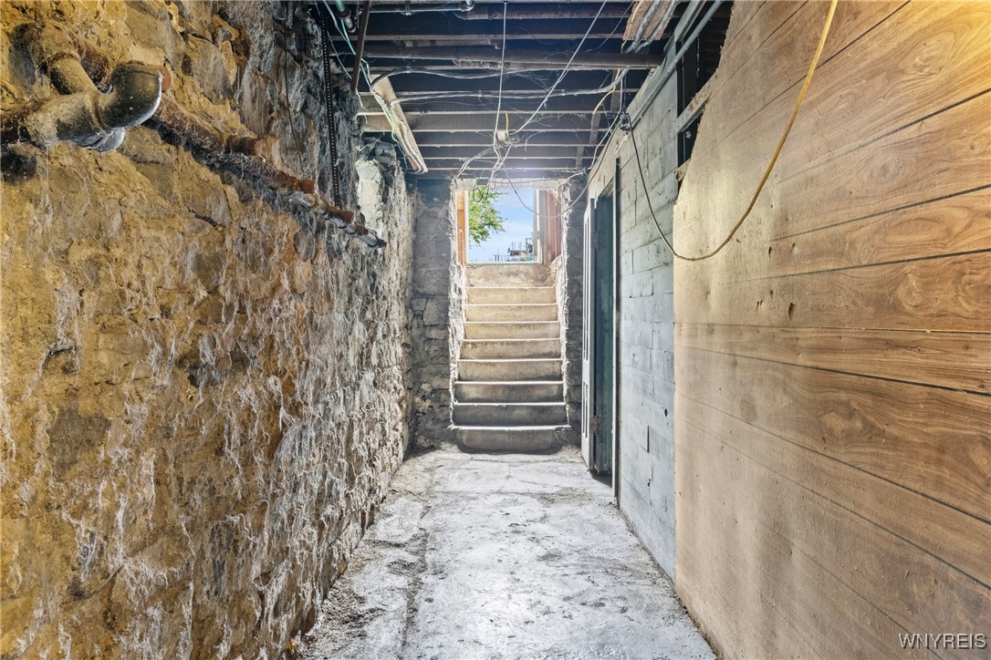 877 Prospect Avenue Buffalo, NY 14213 - Photo 35 of 39