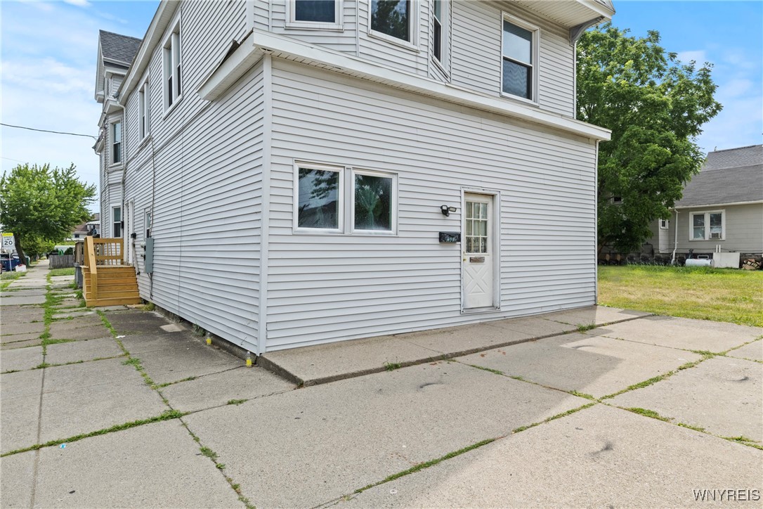 877 Prospect Avenue Buffalo, NY 14213 - Photo 4 of 39