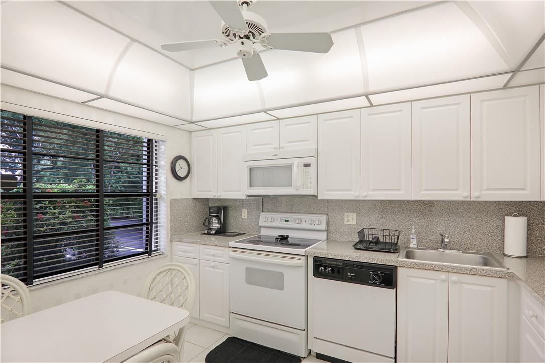7956 Eastlake Drive, Unit A Boca Raton, FL 33433 - Photo 5 of 24 Updated Kitchen