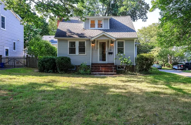 $714,900 | 24 8th Avenue, Sea Cliff, NY 11579