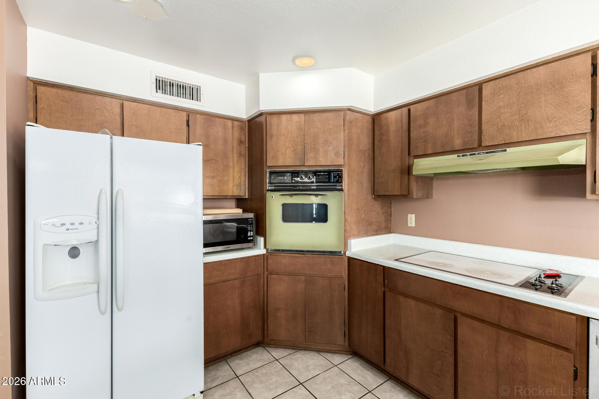 955 South Rochester Mesa, AZ 85206 - Photo 18 of 32 a kitchen with a sink appliances and cabinets