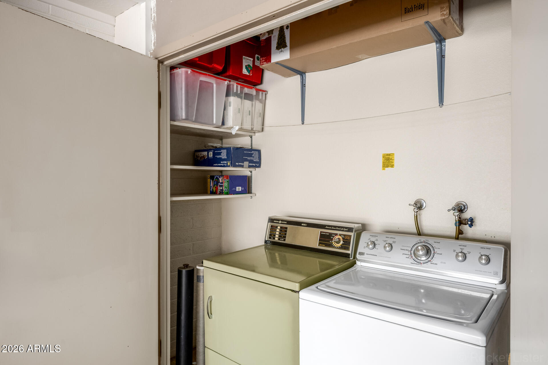 955 South Rochester Mesa, AZ 85206 - Photo 28 of 32 a utility room with dryer and washer