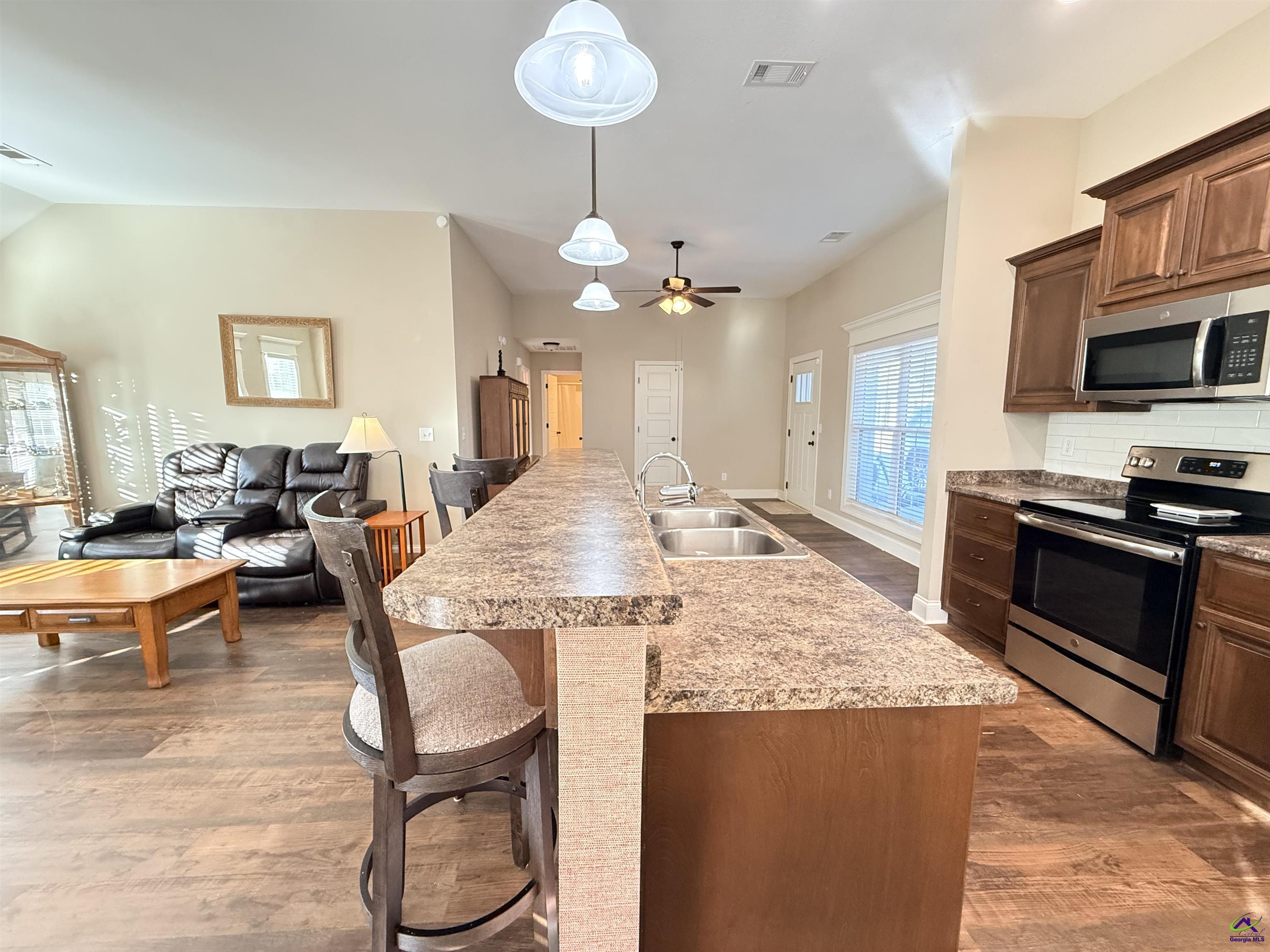 2402 Quail Ridge Lane Perry, GA 31069 - Photo 7 of 34 Gallery Image 7