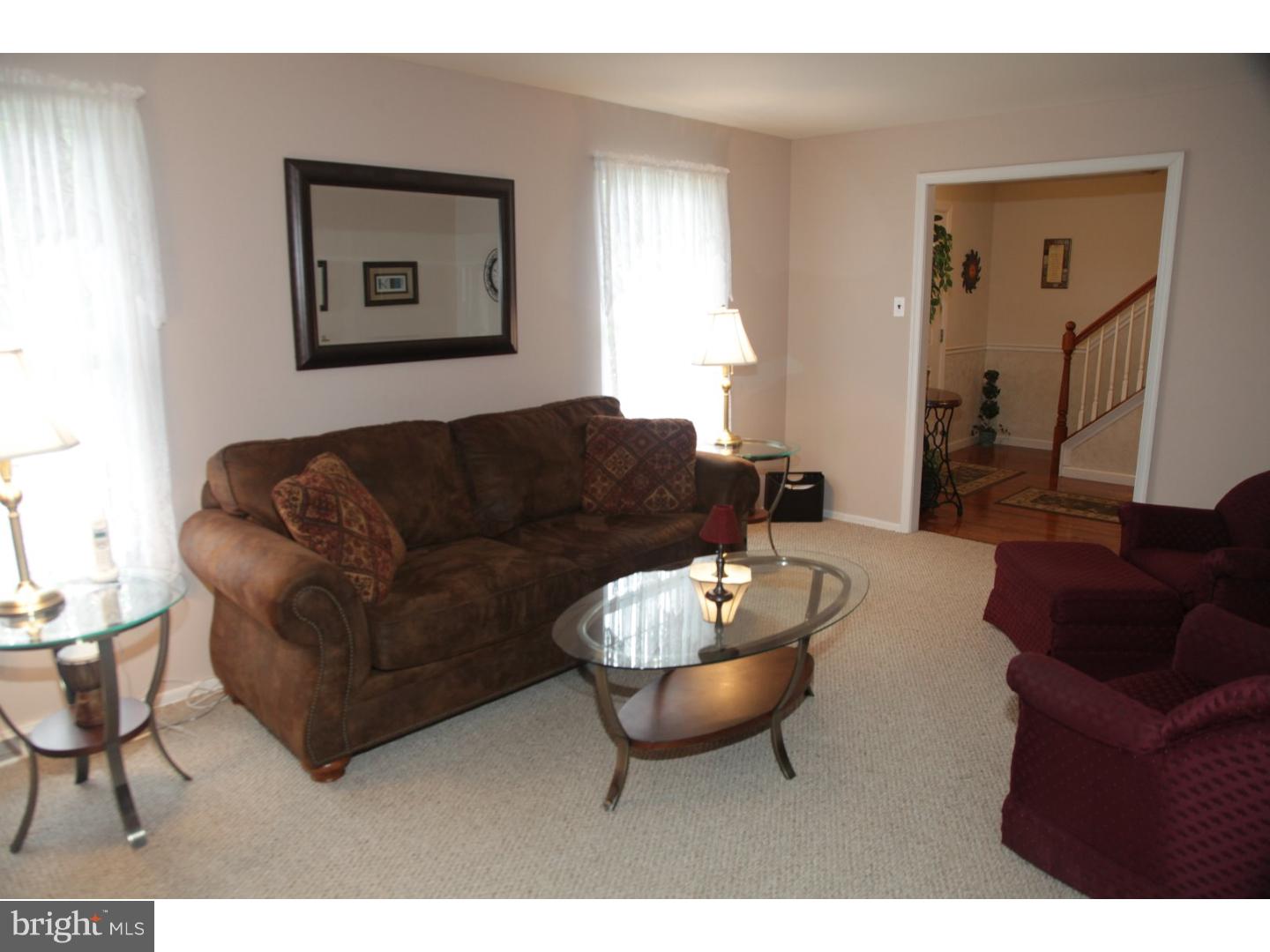 296 Bloomfield Road Warminster, PA 18974 - Photo 6 of 24 Living Room