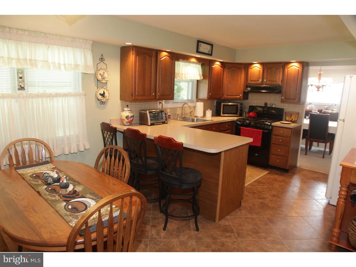 296 Bloomfield Road Warminster, PA 18974 - Photo 8 of 24 Kitchen