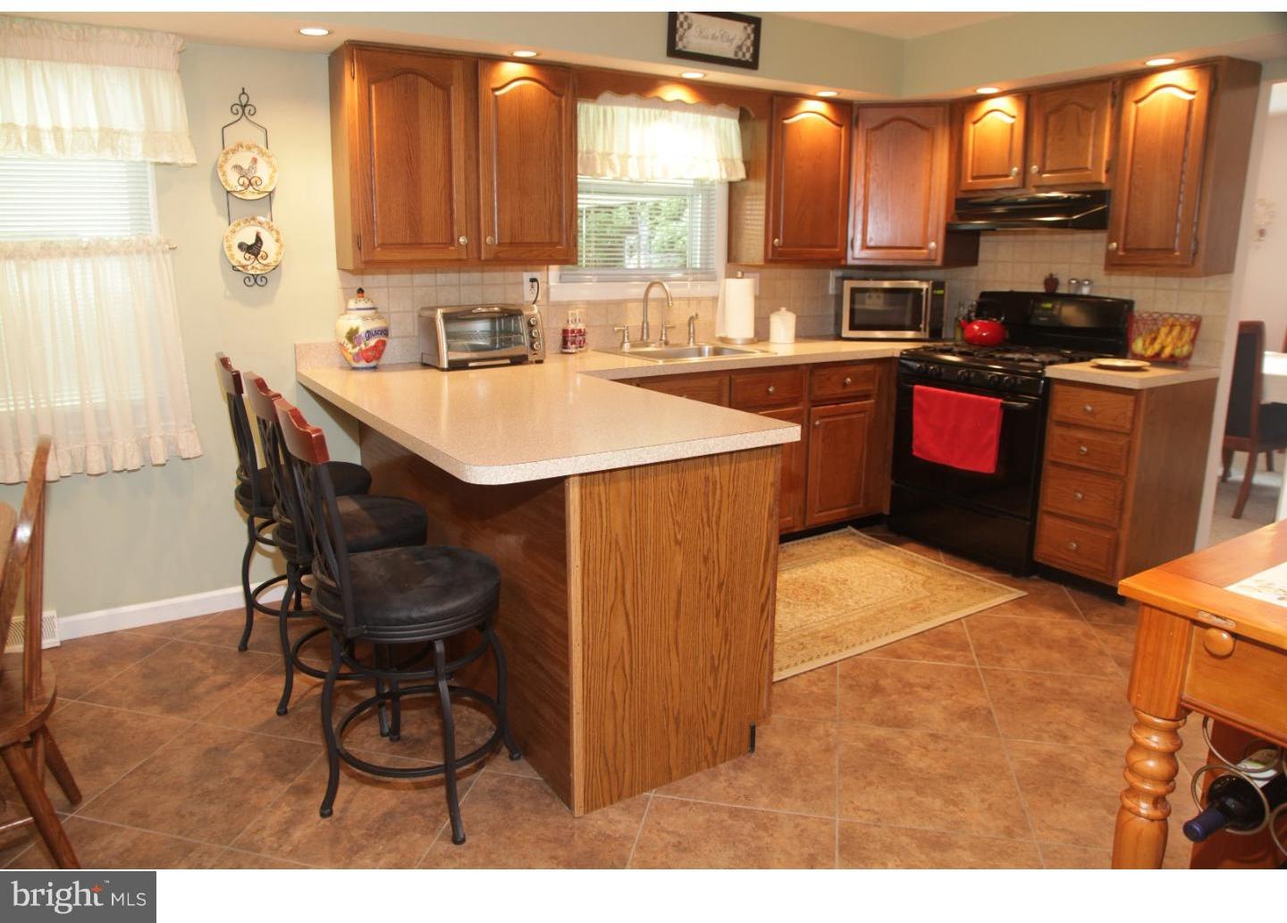 296 Bloomfield Road Warminster, PA 18974 - Photo 10 of 24 Kitchen
