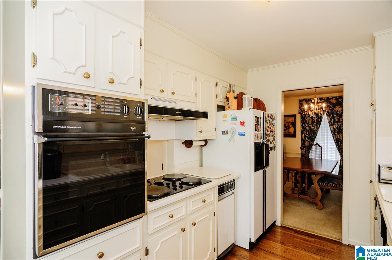 1329 Sumar Road Birmingham, AL 35213 - Photo 10 of 34
