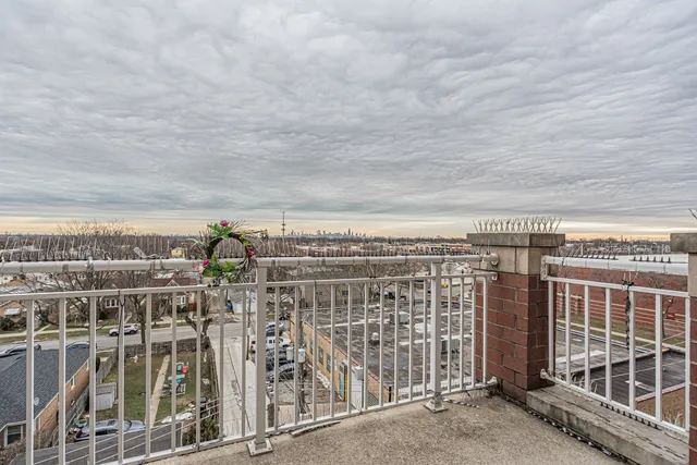 $350,000 | 6560 West Diversey Avenue, Unit 610, Chicago, IL 60707