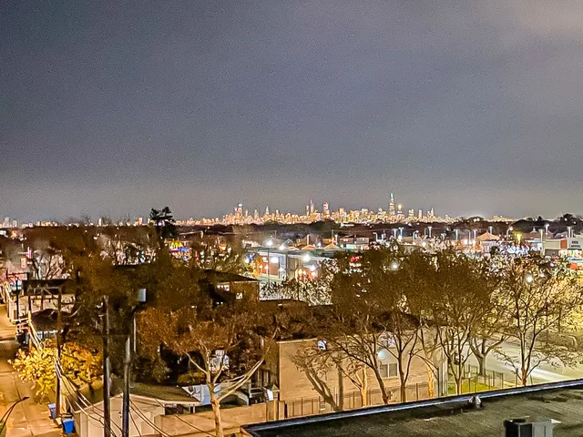 $350,000 | 6560 West Diversey Avenue, Unit 610, Chicago, IL 60707