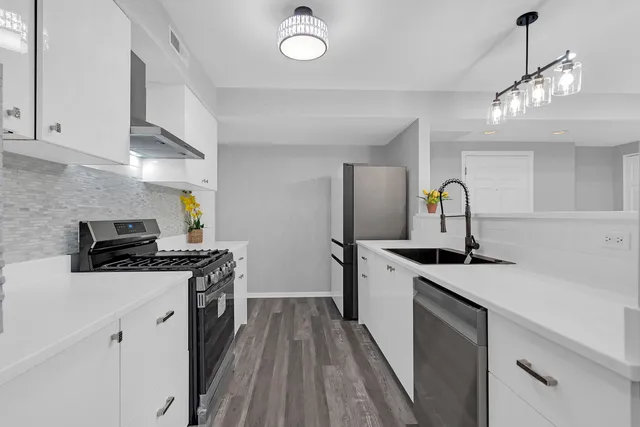 $350,000 | 6560 West Diversey Avenue, Unit 610, Chicago, IL 60707