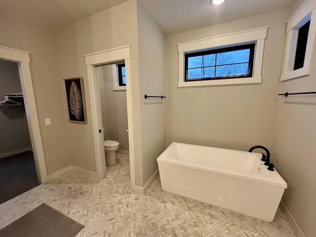 $1,270,000 | 24702 White Pine Drive, Nisswa, MN 56468