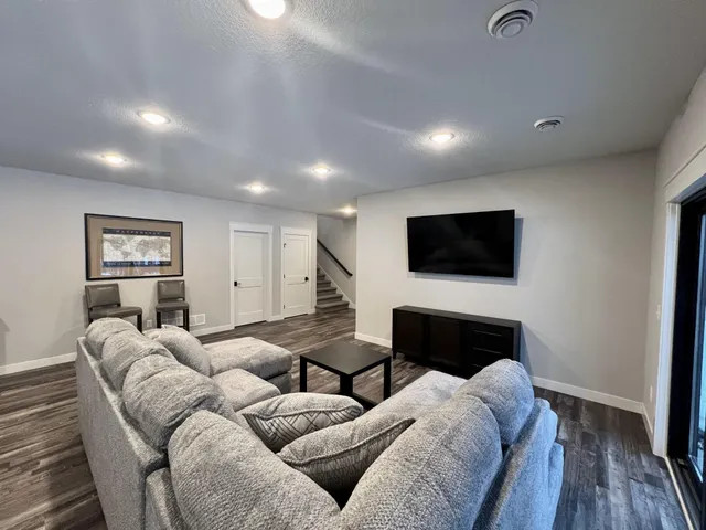 $1,270,000 | 24702 White Pine Drive, Nisswa, MN 56468