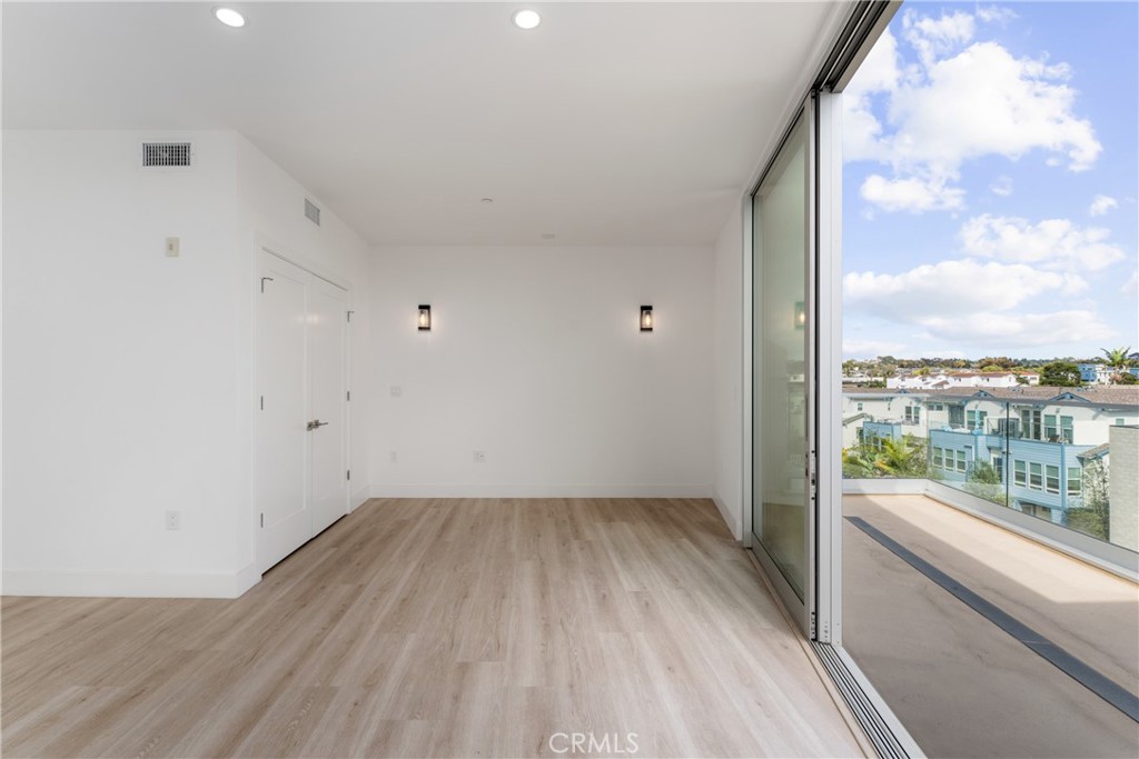 2648 State Street Carlsbad, CA 92008 - Photo 14 of 24 a view of a room with wooden floor