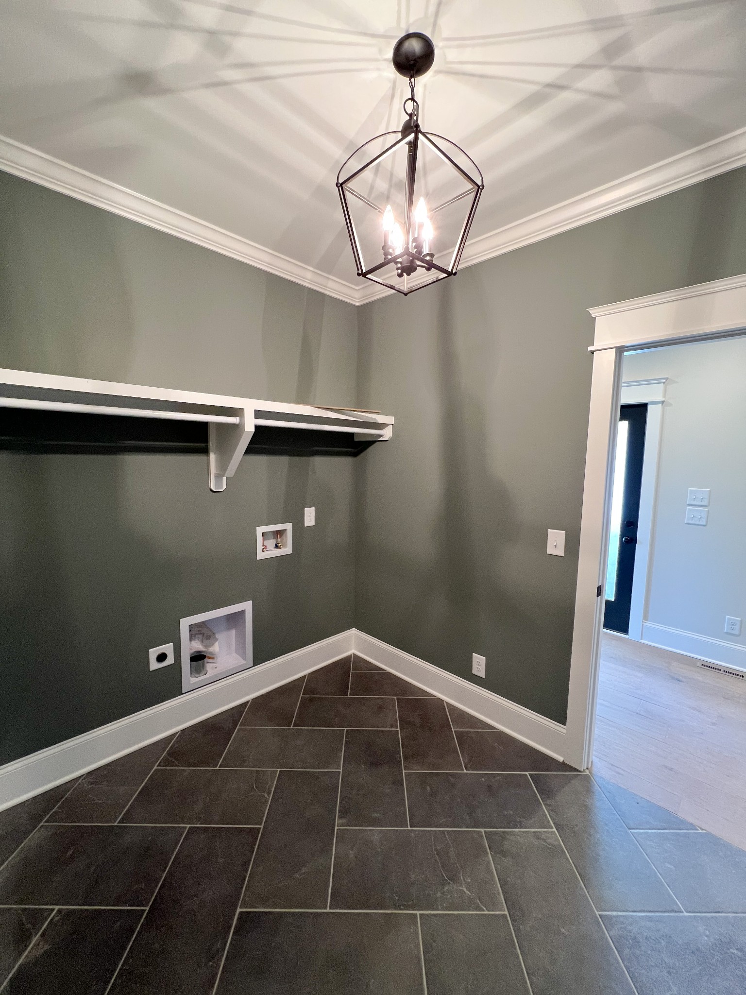 2040 Cairo Bend Road Lebanon, TN 37087 - Photo 23 of 38 a bathroom with a mirror and shower
