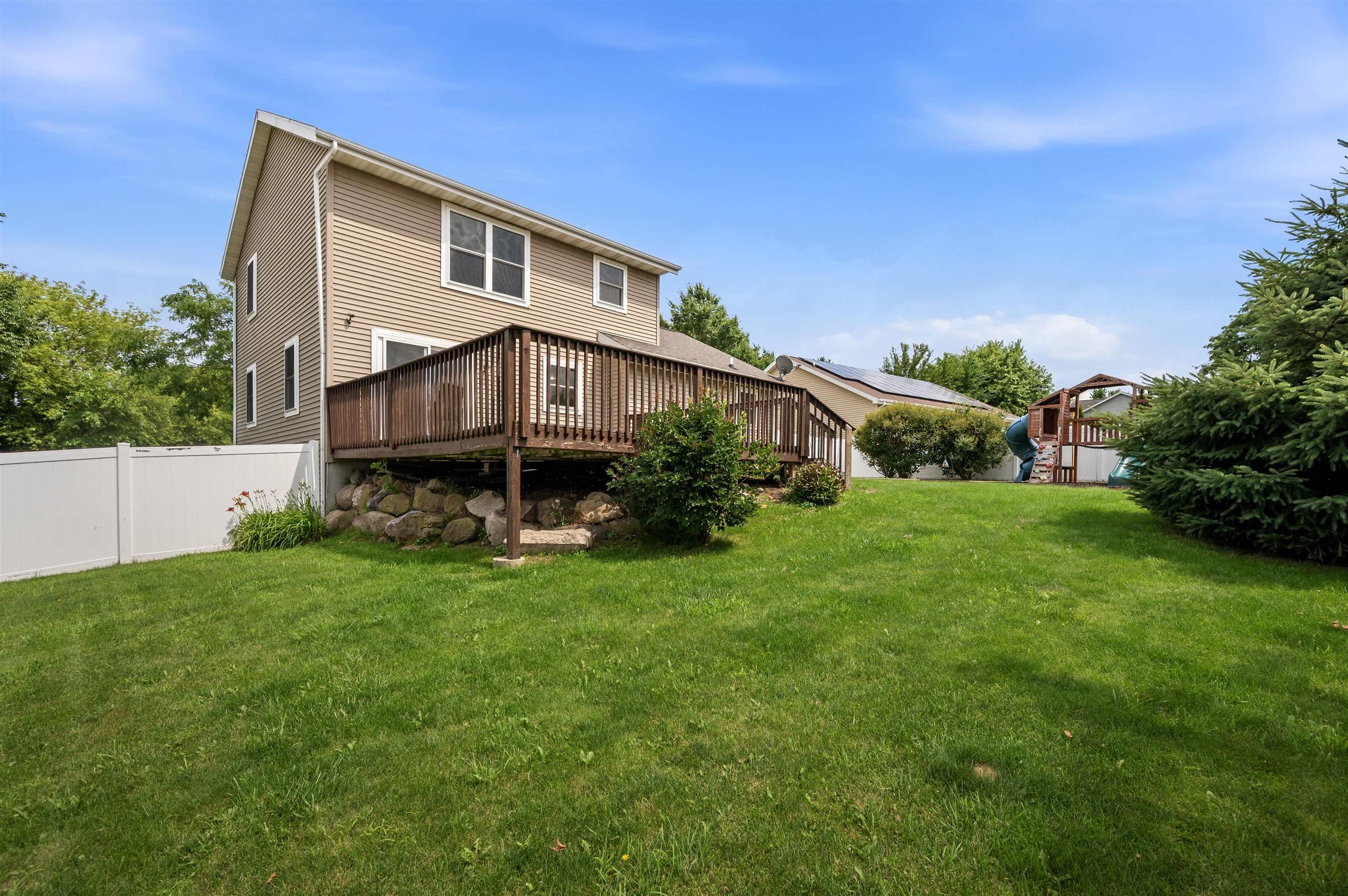 210 Rustic Drive Madison, WI 53718 - Photo 32 of 35