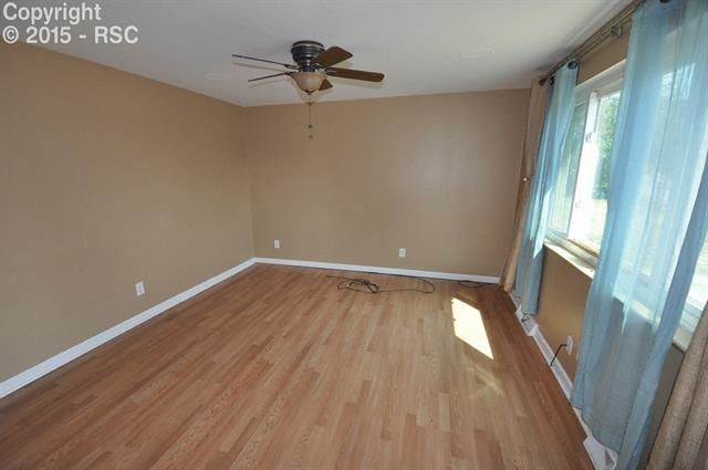 6 South Chelton Road Colorado Springs, CO 80910 - Photo 3 of 16 Living room