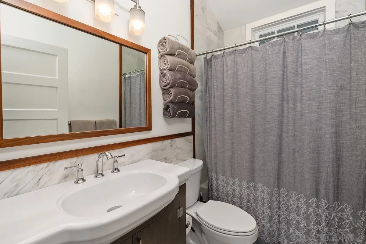 215 North Rios Avenue Solana Beach, CA 92075 - Photo 12 of 23 Gallery Image 12